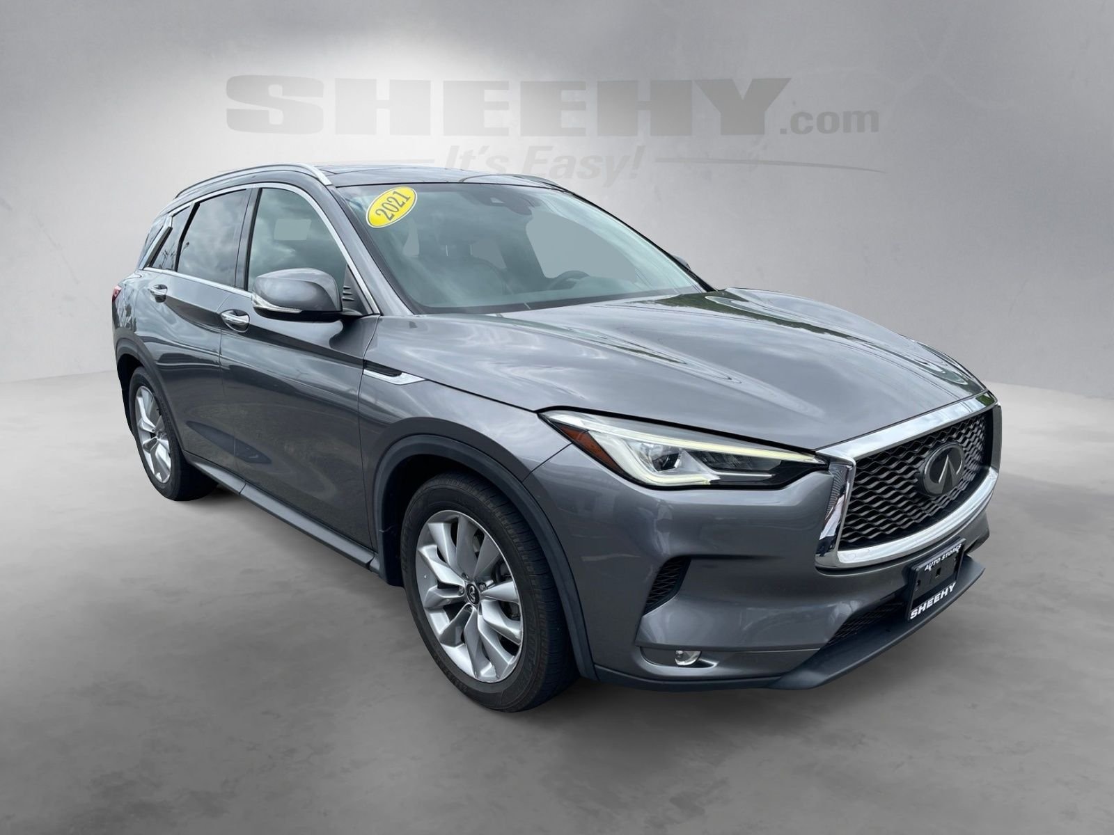 Used 2021 Gray INFINITI LUXE image 2