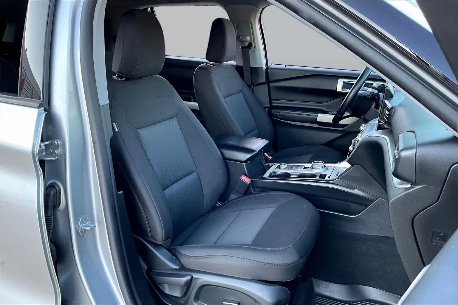 Used 2022 Iconic Silver Ford XLT image 9