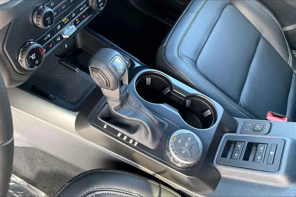New 2026 Avalanche Gray Ford Outer Banks® image 16