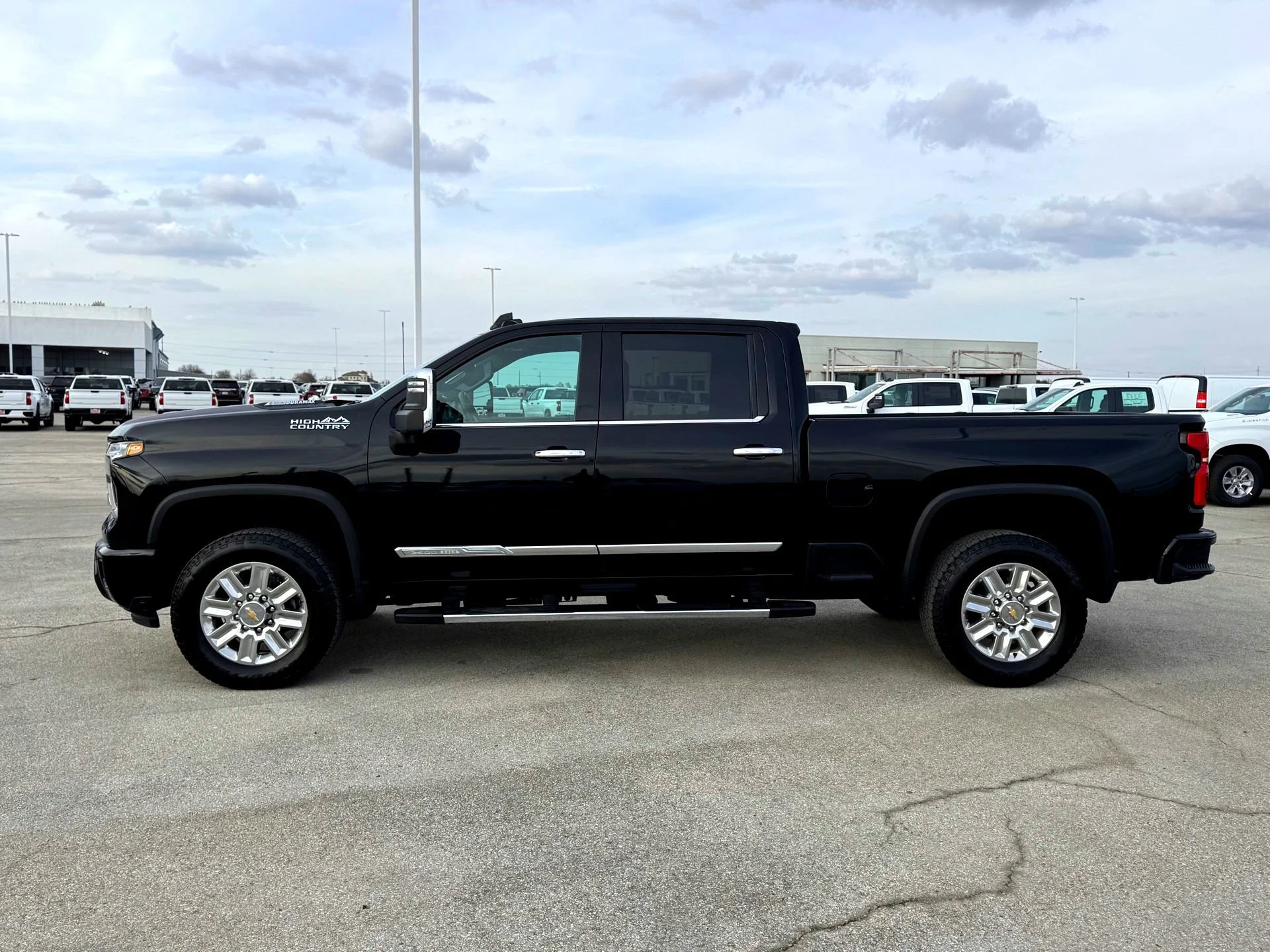 Used 2025 Black Chevrolet High Country image 10