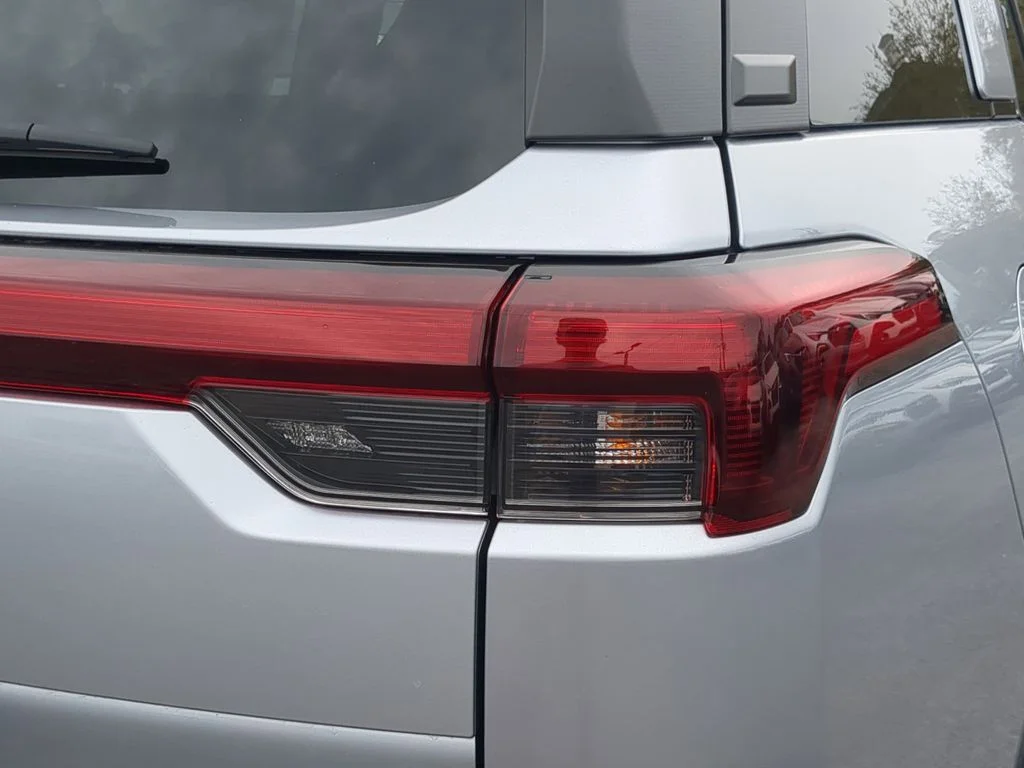 New 2026 ICE SILVER METALLIC Subaru Premium image 8