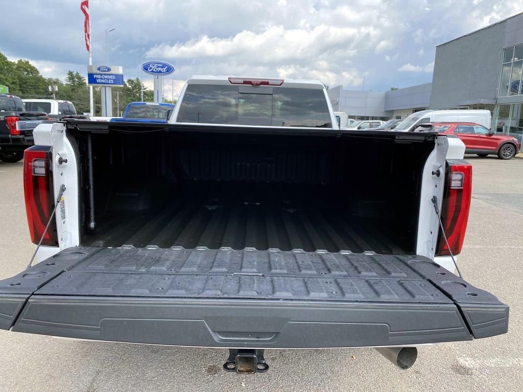 Used 2025 White GMC Denali Ultimate image 7