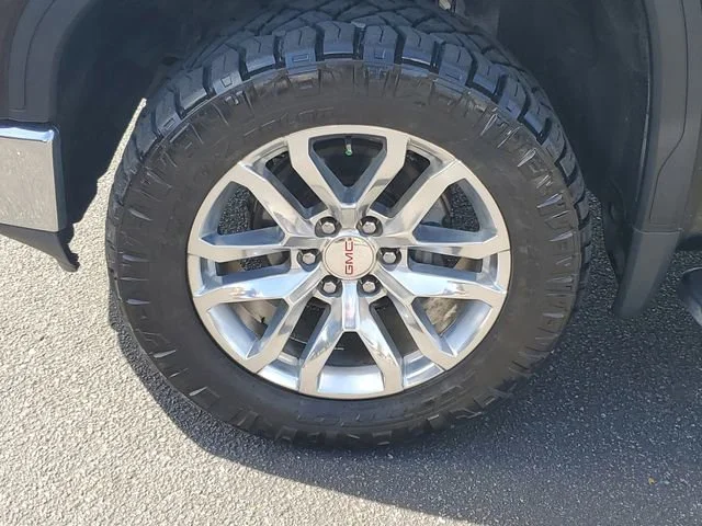 Used 2019 ONYX BLACK GMC SLT image 29