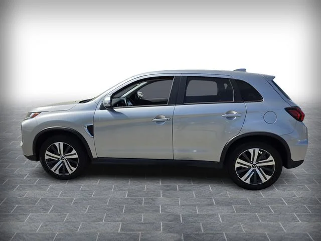 Used 2025 Silver Mitsubishi 2.0 SE image 4