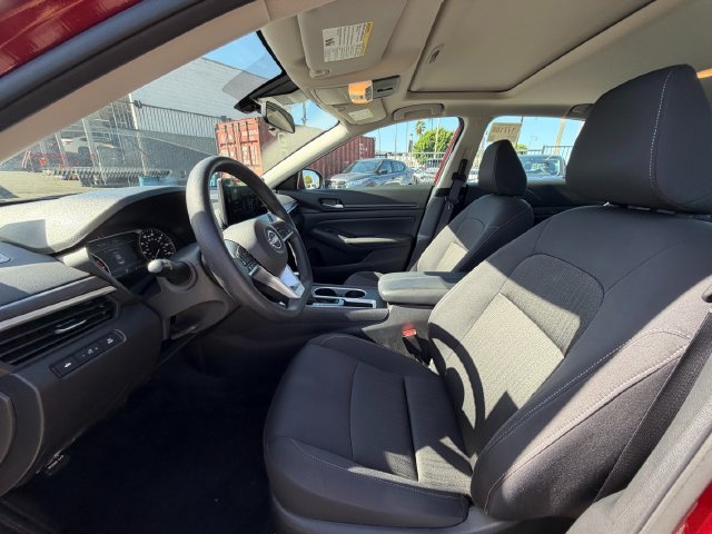Used 2025 Red Nissan 2.5 SV image 31