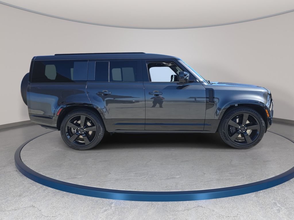 New 2026 Carpathian Grey Land Rover X-Dynamic SE image 4