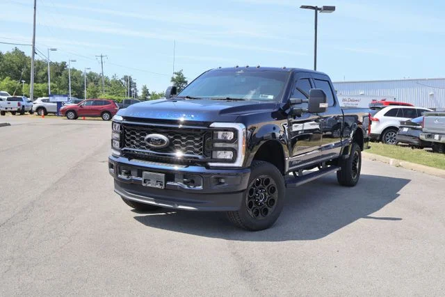 Used 2025 Blue Ford Lariat image 1
