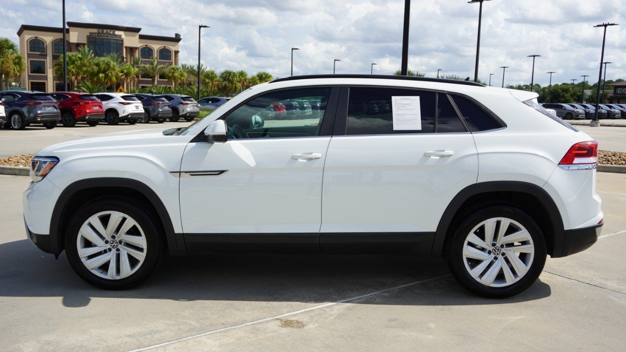 Used 2021 White Volkswagen 2.0T SE w/Technology image 5