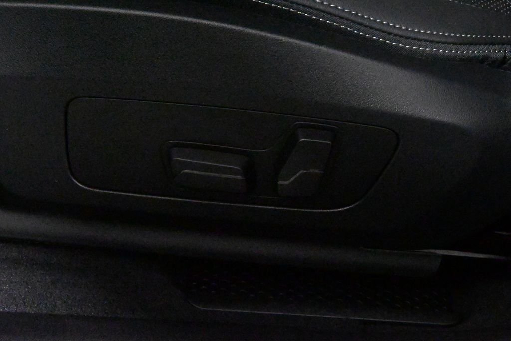 2025 BMW X2 28i - Photo 28