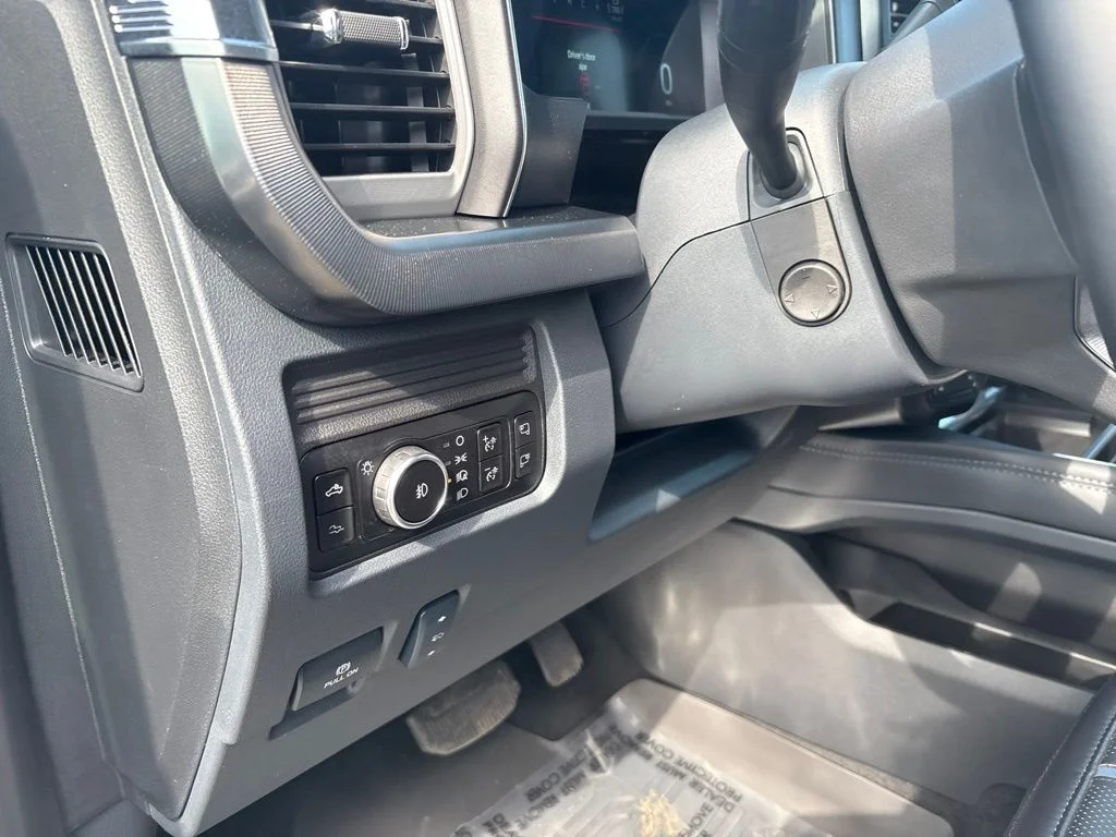 Used 2025 Black Ford Platinum image 17