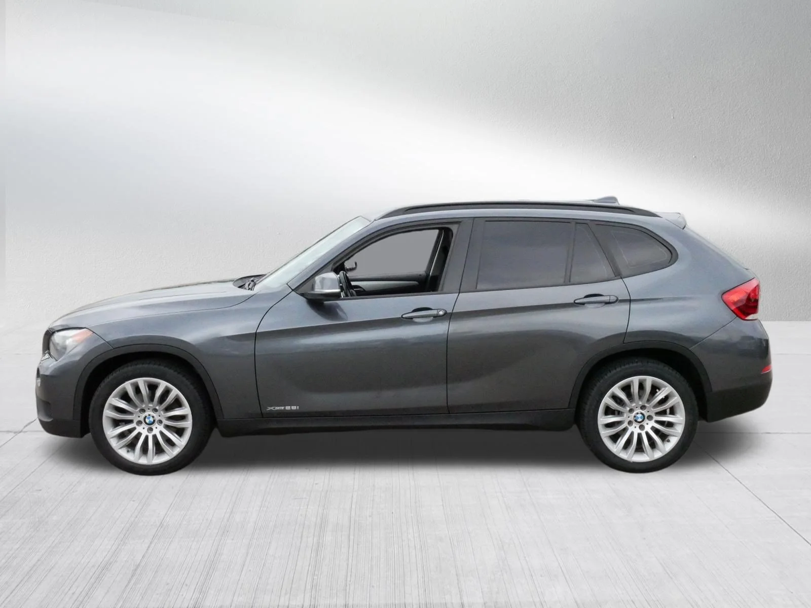 Used 2014 Gray BMW xDrive28i image 4