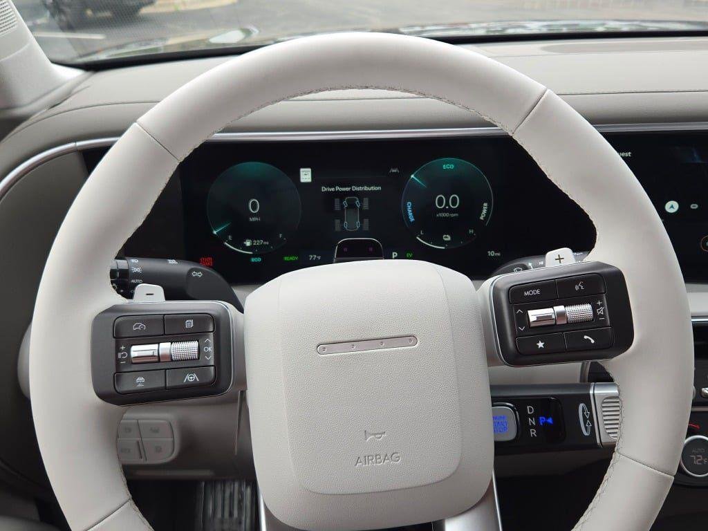 New 2026 Black Hyundai SEL 8P image 30