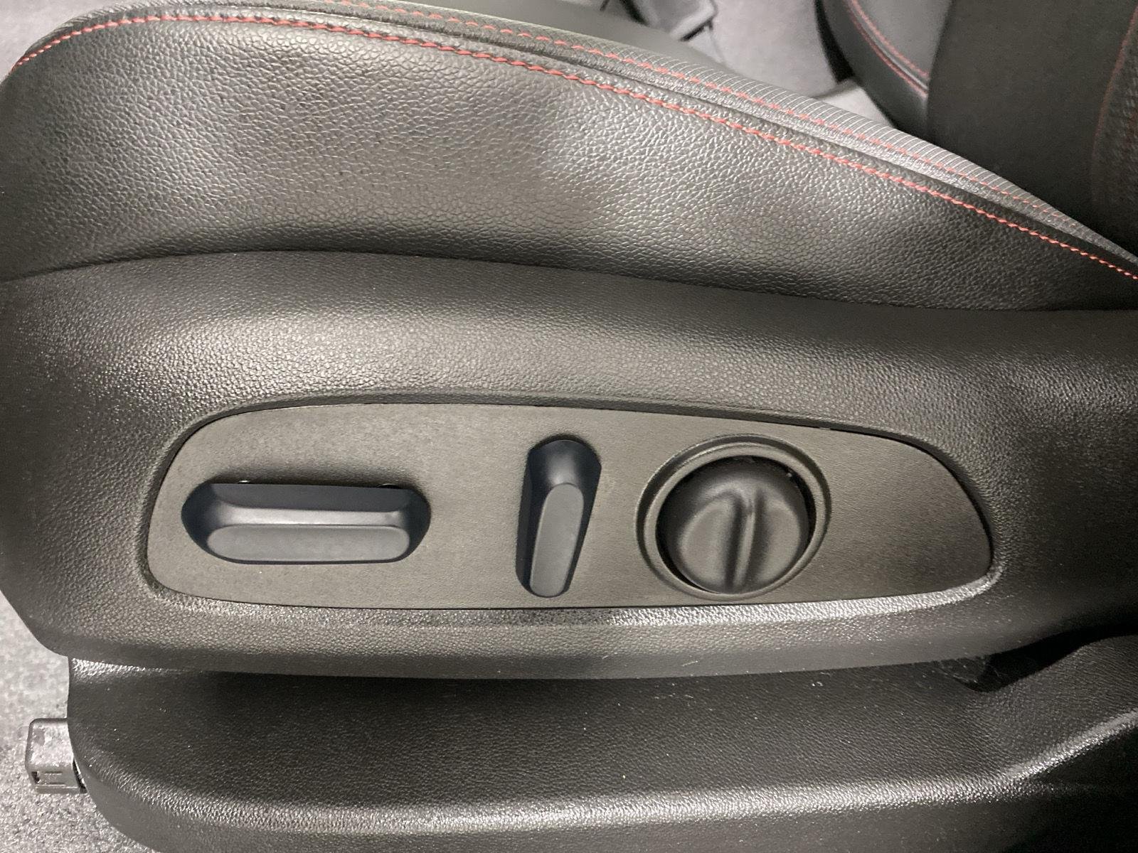 Used 2024  Chevrolet  image 11