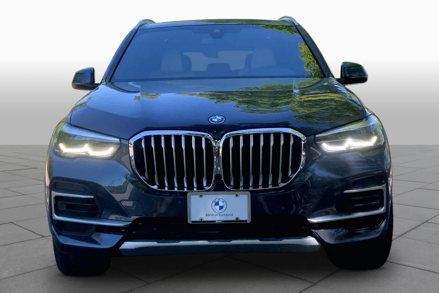 Used 2022 Arctic Grey Metallic BMW xDrive45e image 3