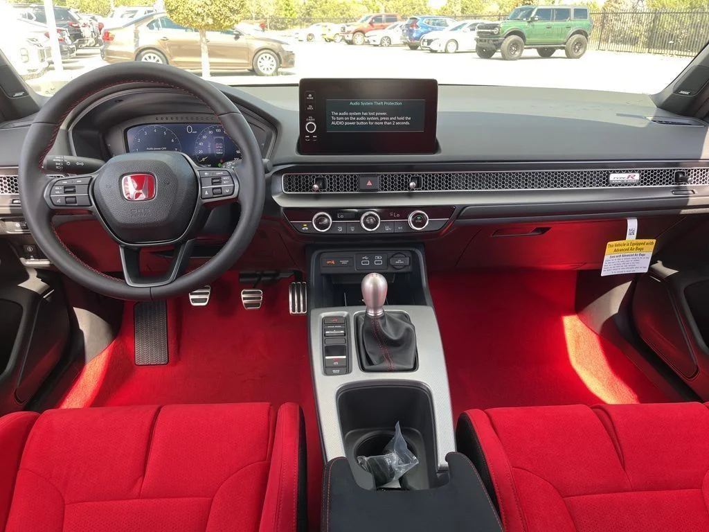 2025 Honda Civic Hatchback Type-R - Photo 8