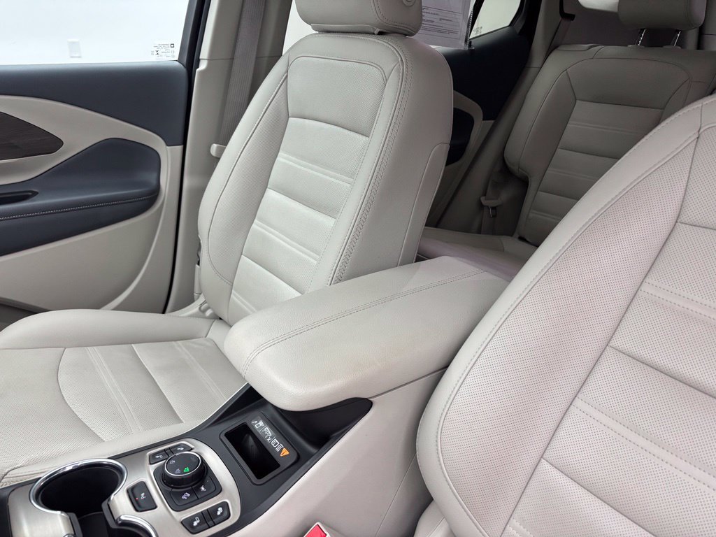 Certified Used 2023 White Frost Tri-Coat GMC Denali image 25