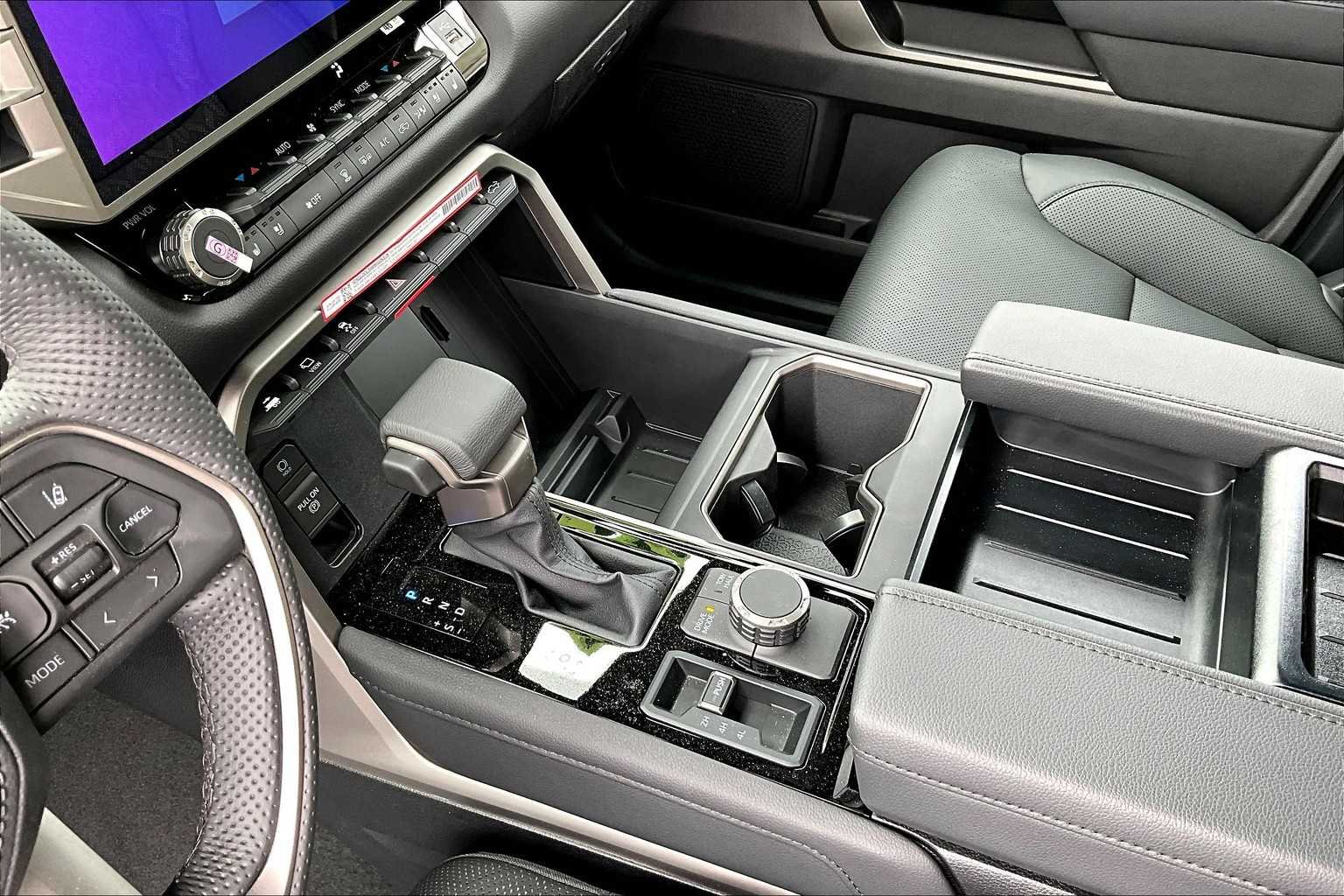 2025 Toyota Tundra Limited - Photo 7