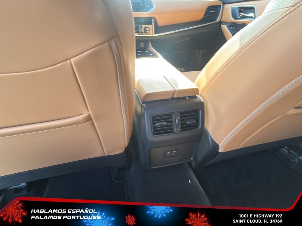 Used 2023 Black Nissan Platinum FWD image 29