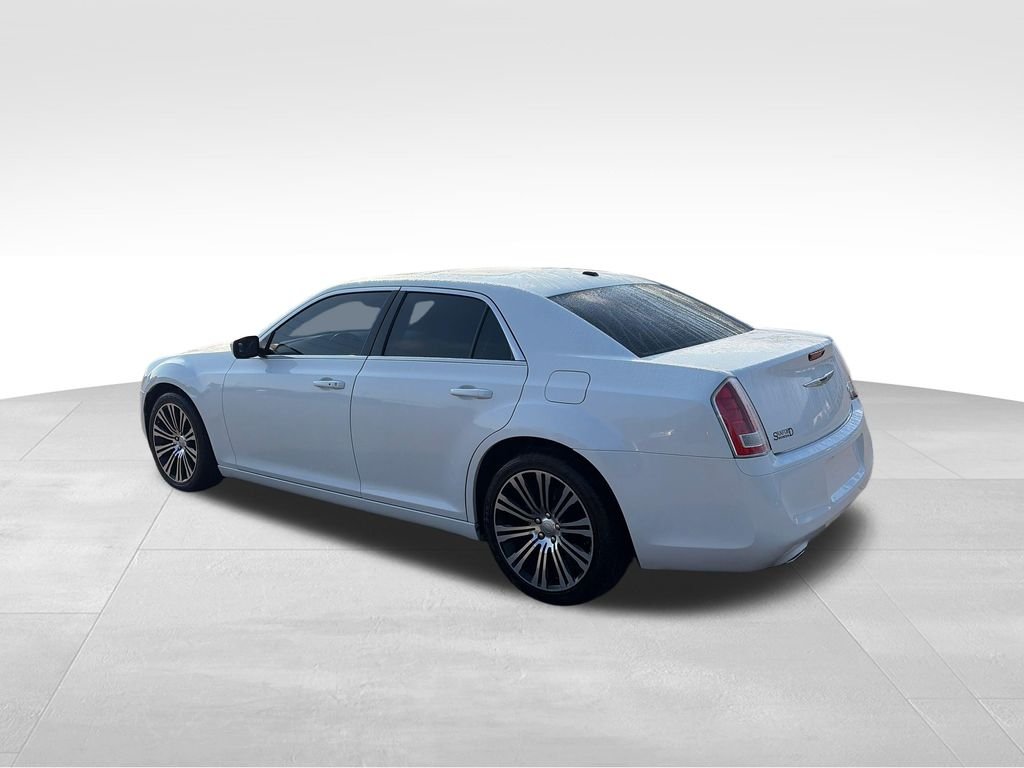 Used 2014 Ivory Chrysler S image 4