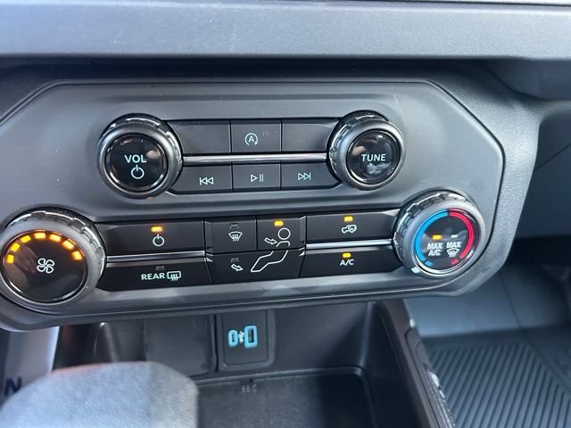 Used 2025 Green Ford Base image 18