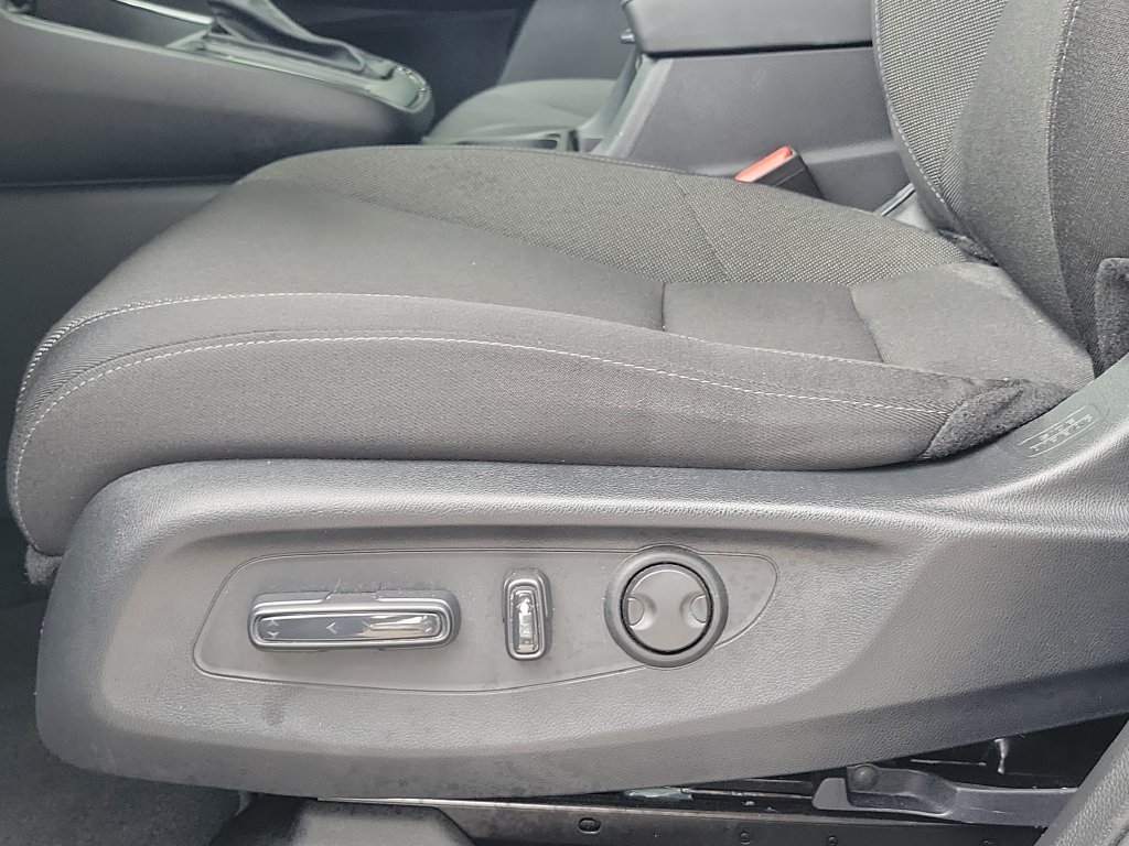 Used 2025  Honda EX image 18