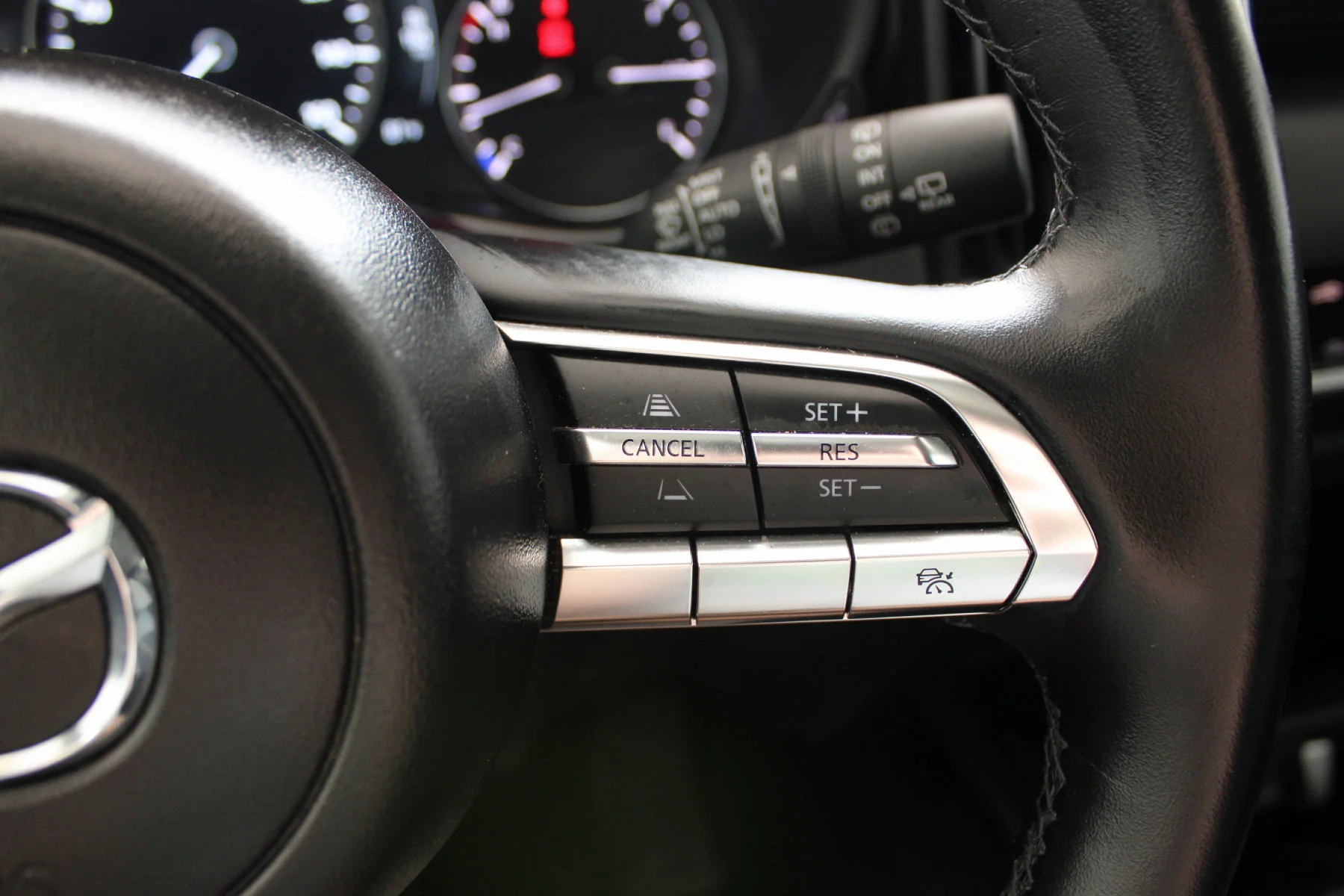 Used 2025 Jet Black Mica Mazda 2.5 S Preferred Package AWD image 10