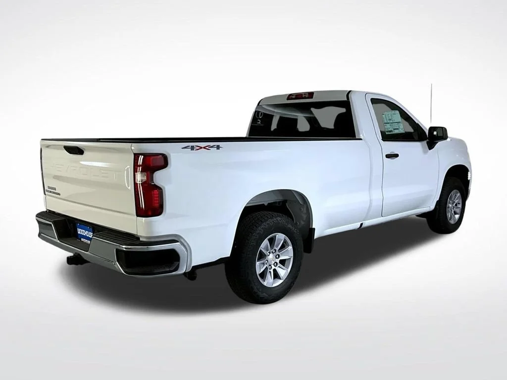 New 2026 Summit White Chevrolet WT image 7