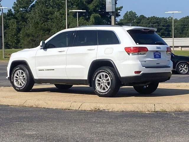 Used 2018 White Jeep Laredo E image 5