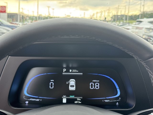 Used 2025 Blue Hyundai SEL Sport image 15