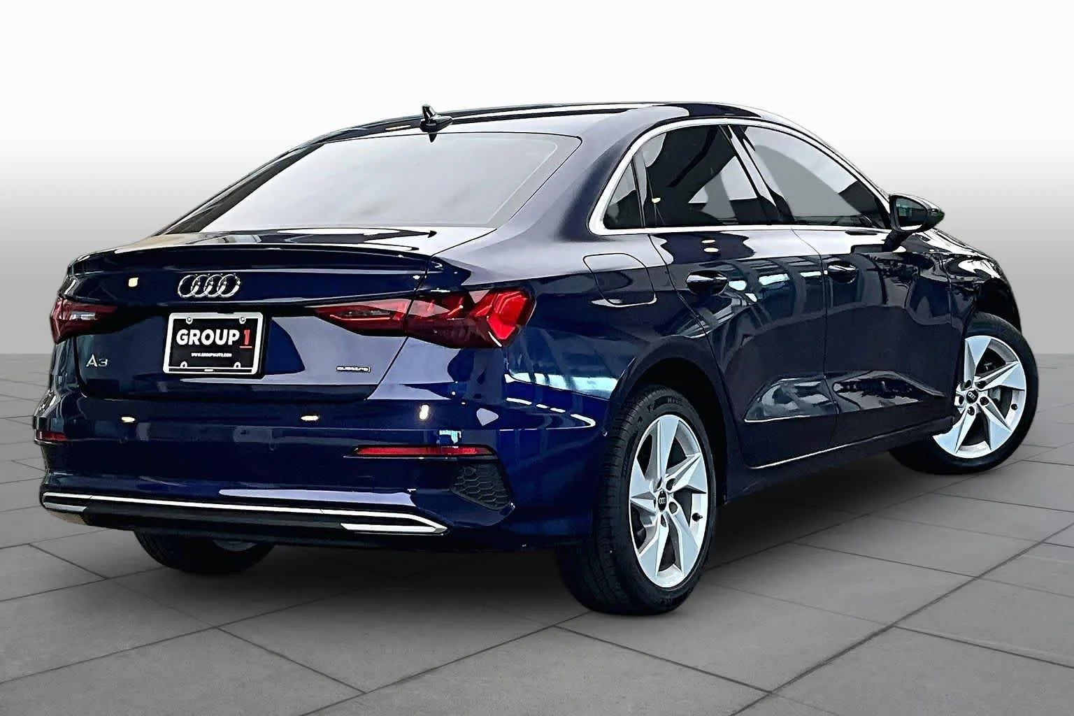 Used 2023 Navarra Blue Metallic Audi Premium image 24