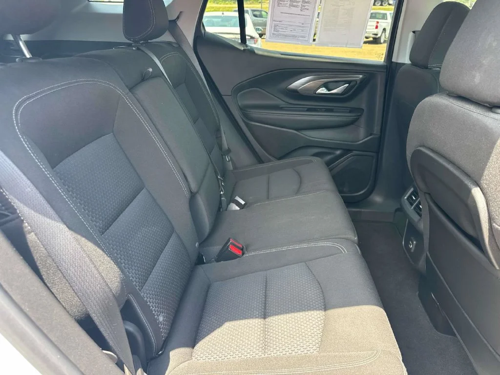 Used 2024 White GMC SLE image 12