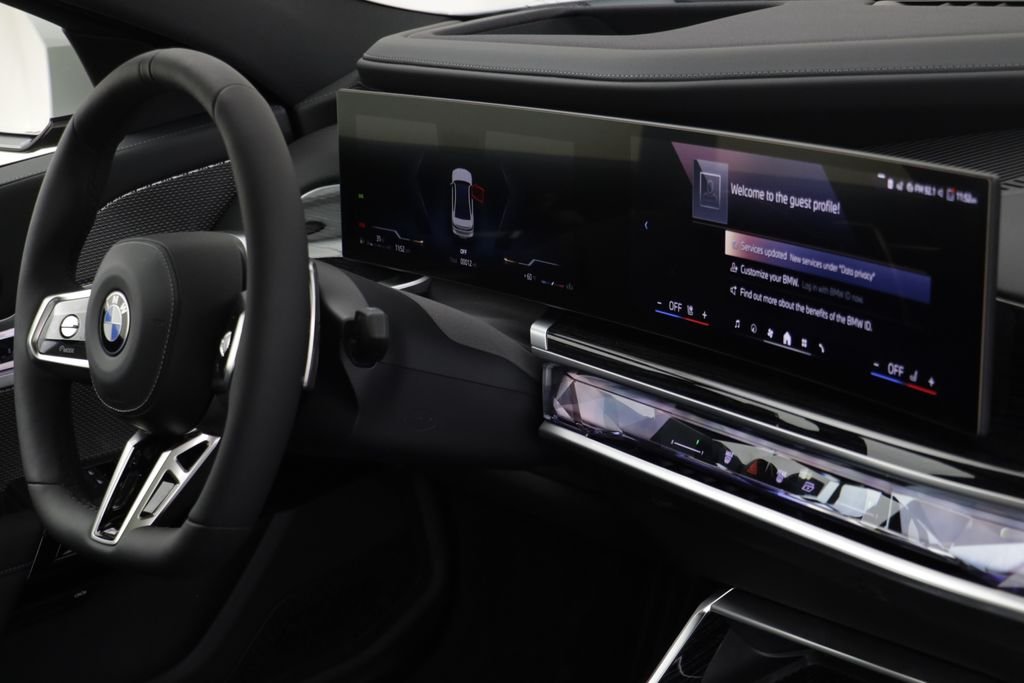 New 2026 Mineral White Metallic BMW 740i xDrive image 22