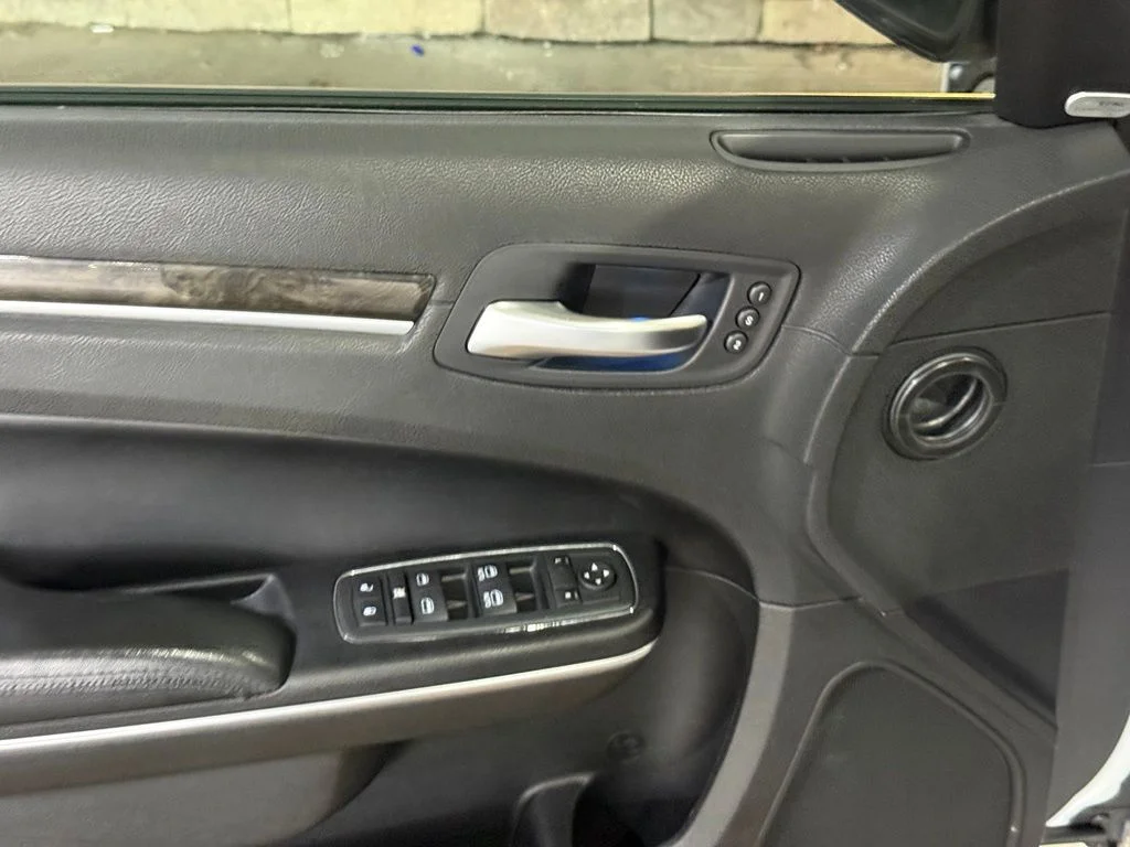 Used 2011 Ivory Chrysler Base image 12