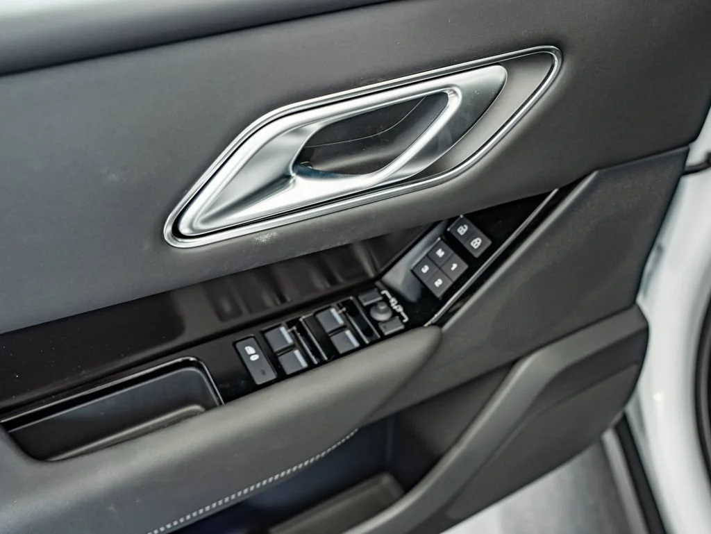 New 2026 Fuji White Land Rover Belgravia Edition image 18