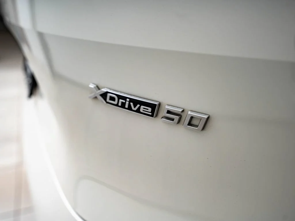 Certified Used 2025 Mineral White Metallic BMW xDrive50 image 19