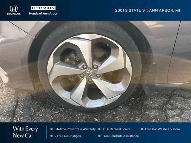 Used 2018 Modern Steel Metallic Honda Touring 2.0T image 3