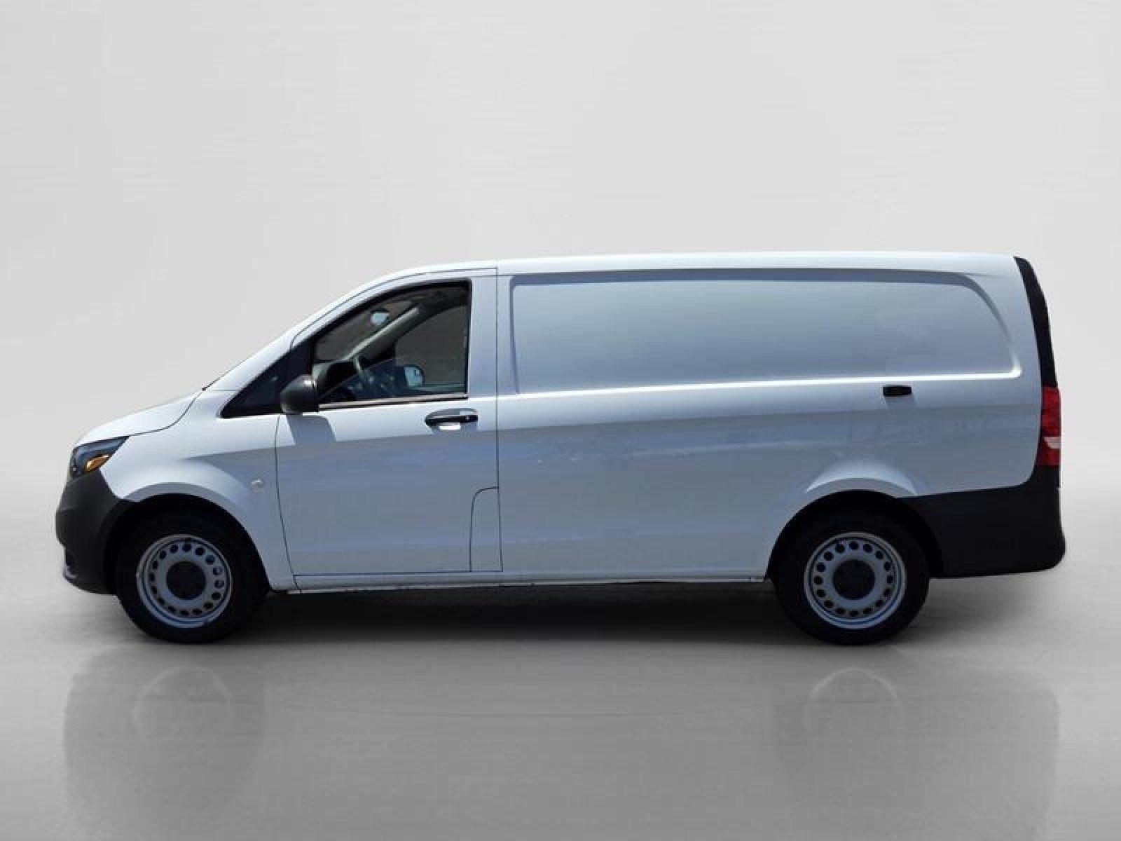 Used 2022 Arctic White Mercedes-Benz Metris image 2