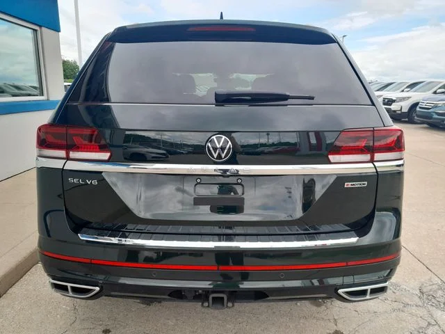 Used 2021 Green Volkswagen 3.6L V6 SEL R-Line image 6