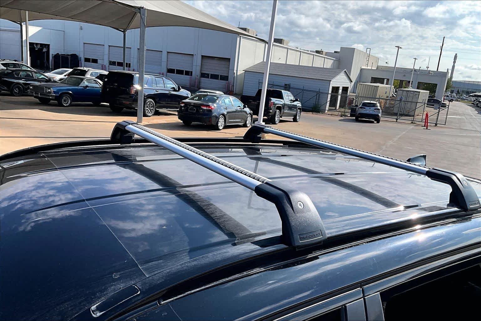 Used 2018 Fuji White Land Rover SE image 30