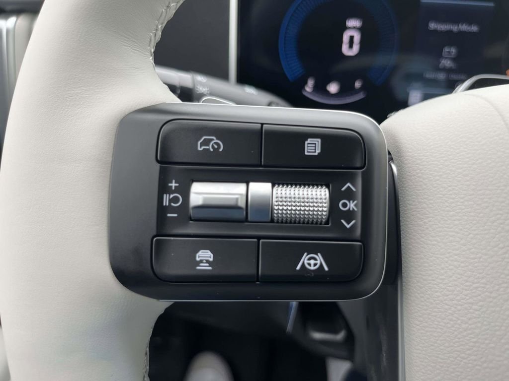 New 2026 White Hyundai SEL FWD image 22