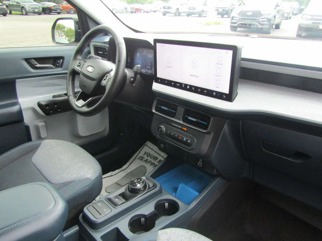 Used 2025 Green Ford XLT image 36