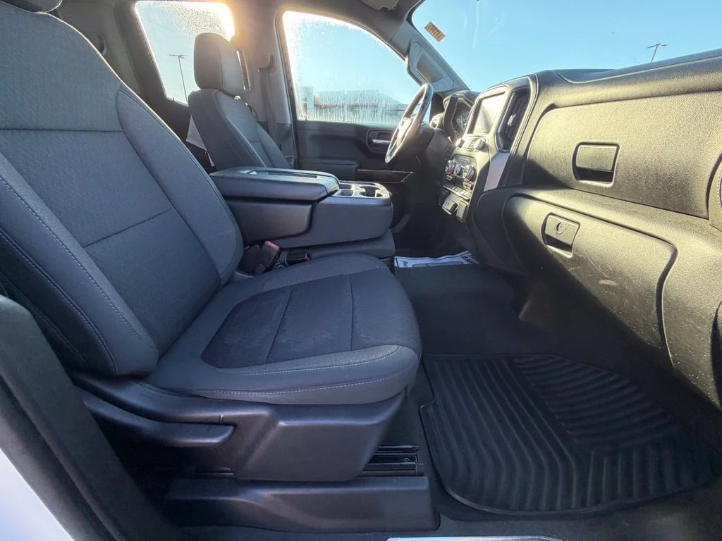 Used 2021 SUMMIT WHITE GMC Elevation image 34