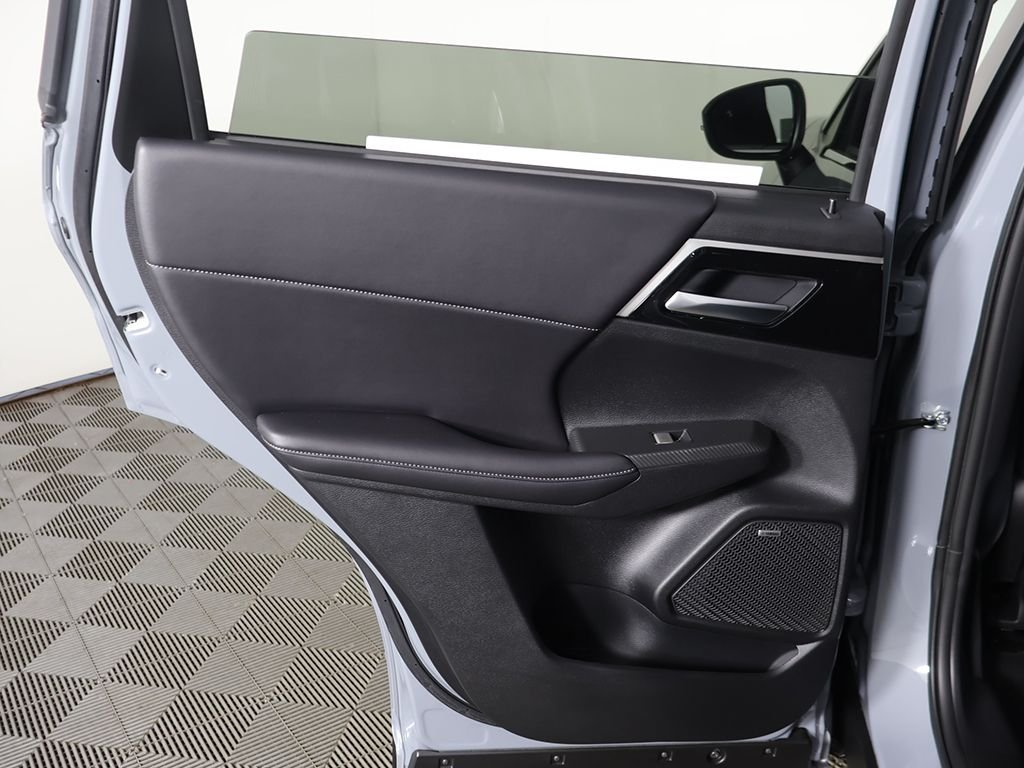 New 2026 Gray Mitsubishi SE image 24