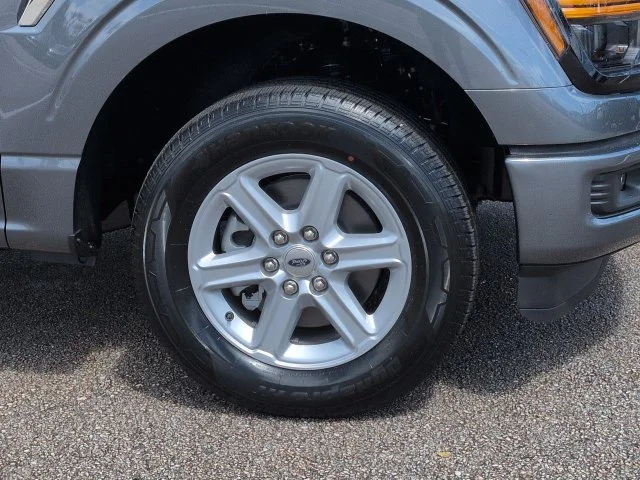 New 2026 Carbonized Gray Metallic Ford XLT image 11
