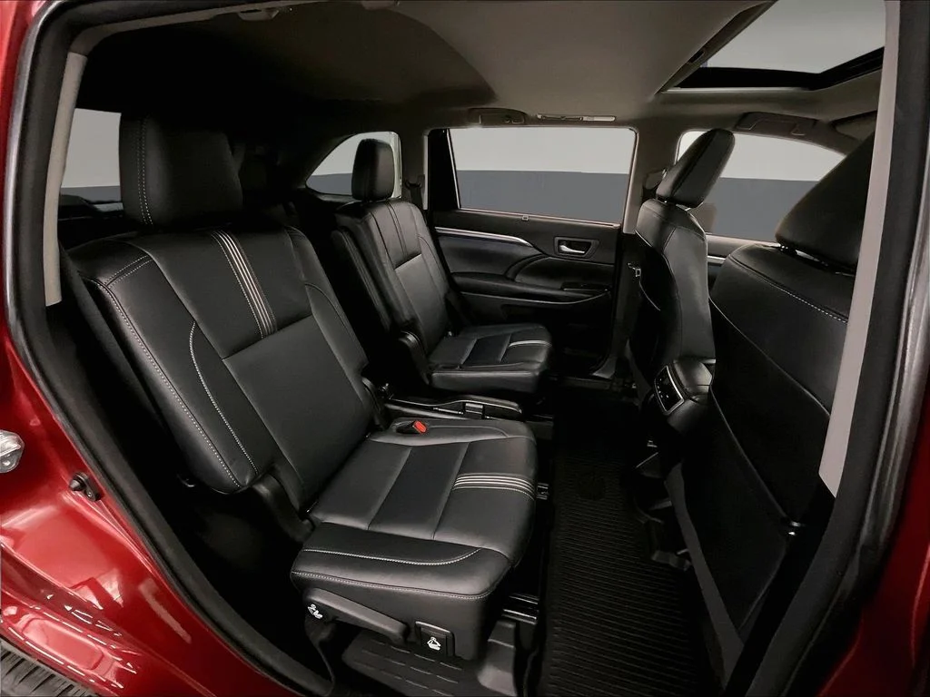Certified Used 2018 Red Toyota SE image 31