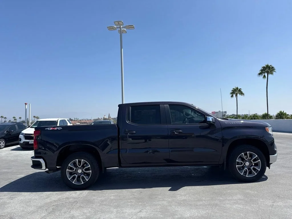 Used 2024 Dark Ash Metallic Chevrolet LT (2FL) image 4