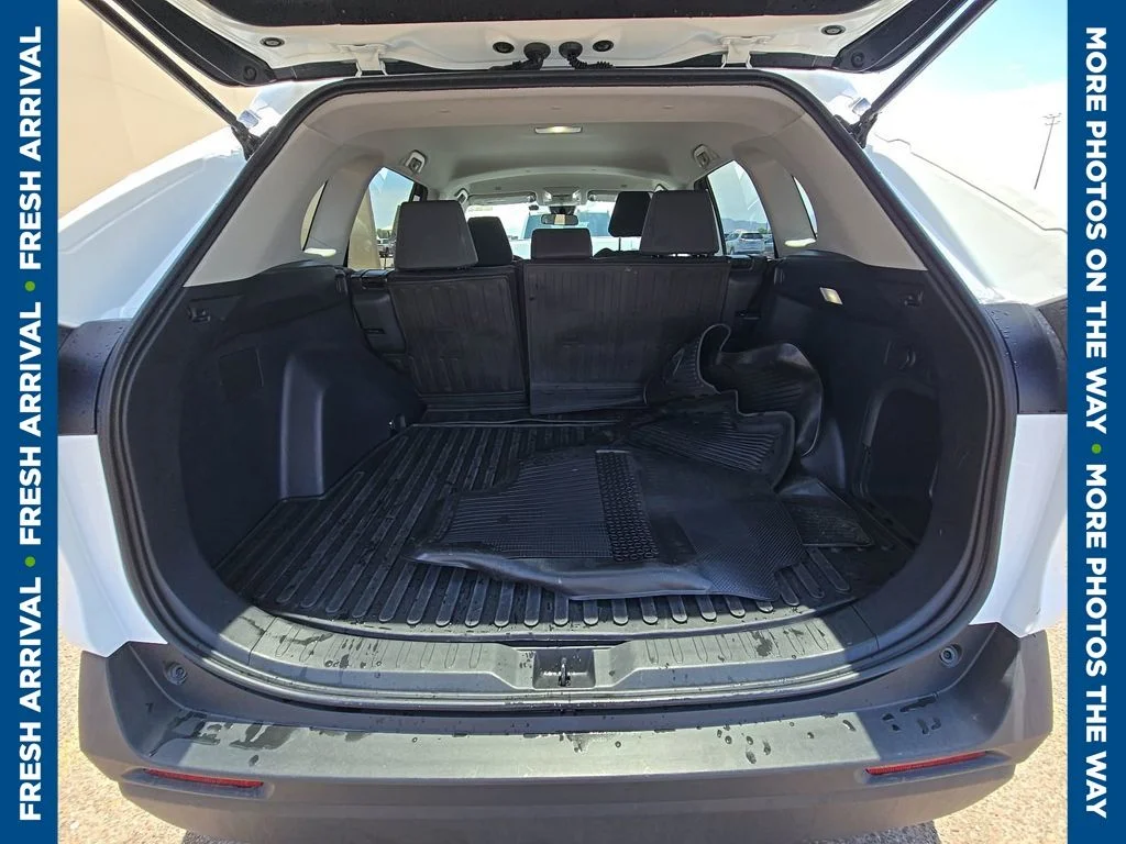 Used 2025 White Toyota XLE image 6