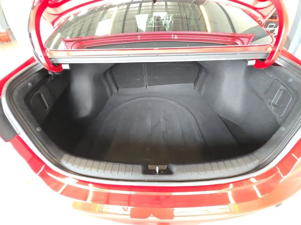 Used 2024 Red Kia LXS image 23