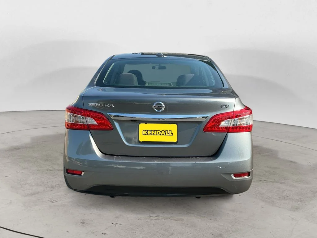 Used 2015 Gray Nissan SV image 6