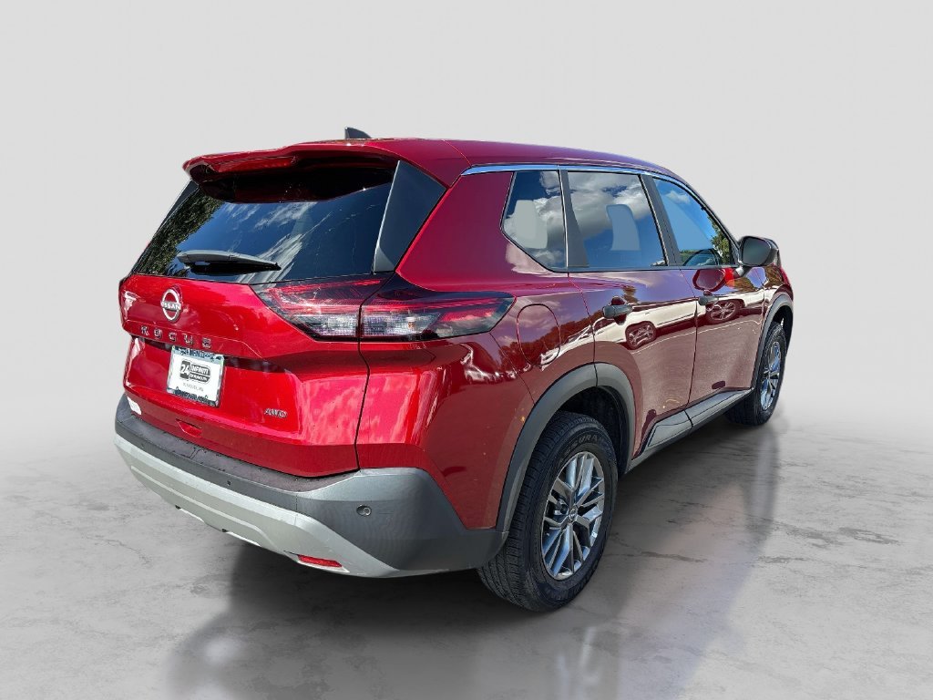 Used 2023 Red Nissan S image 5